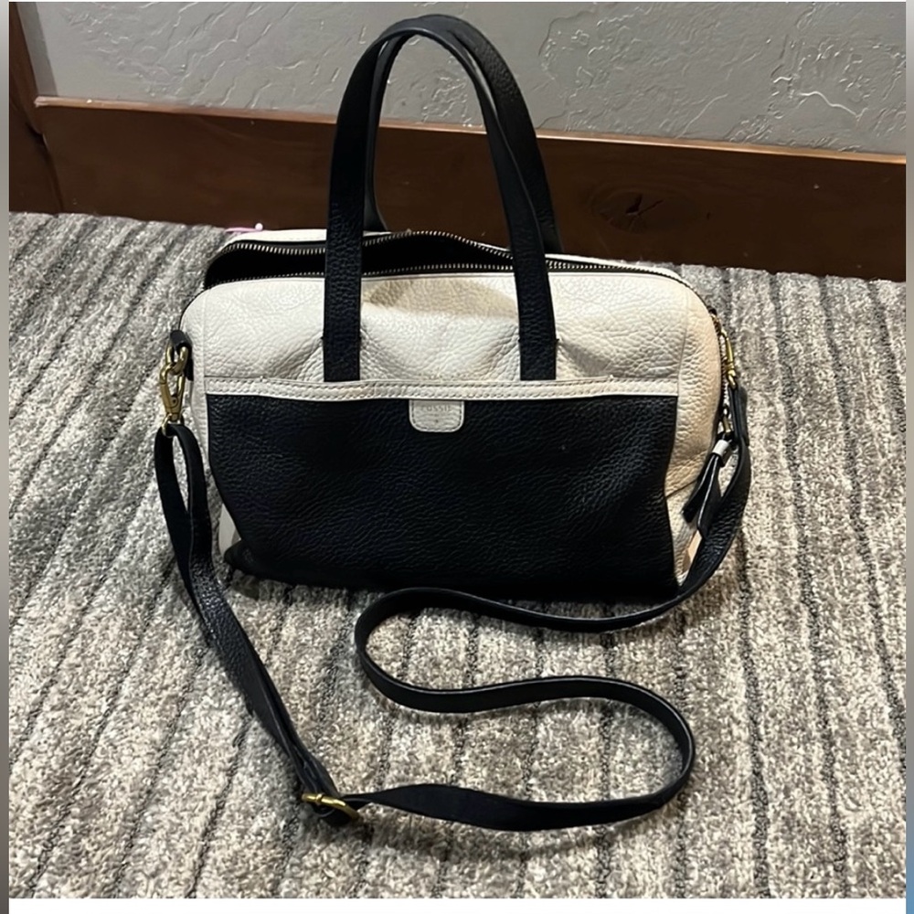 Fossil purse -EUC genuine leather